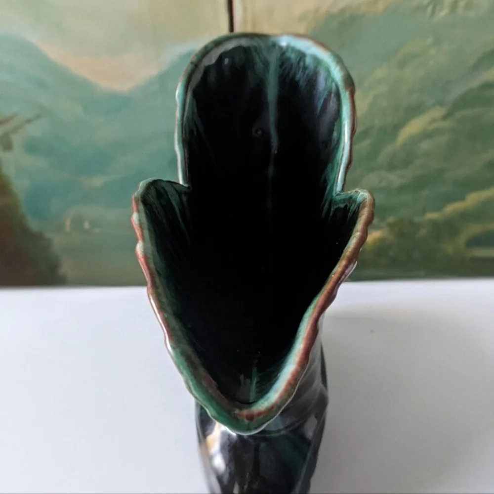 Vintage Blue Mountain Pottery Deco Leaf Vase - Picture 4 of 8